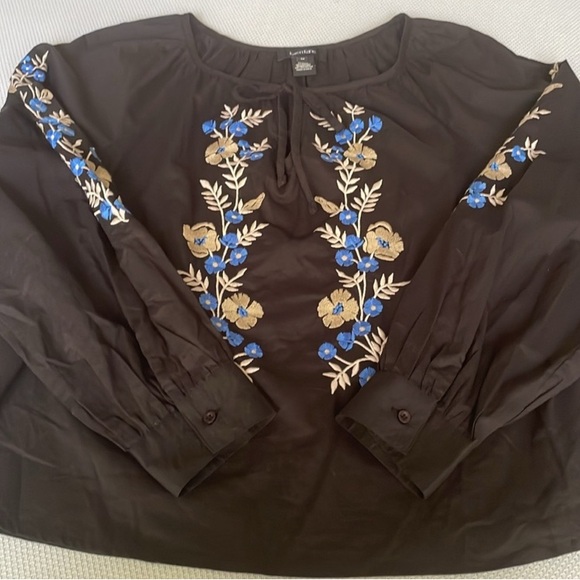Karen Kane Black Peasant Blouse Floral
Embroidered Tie Front Size Medium - Picture 7 of 8